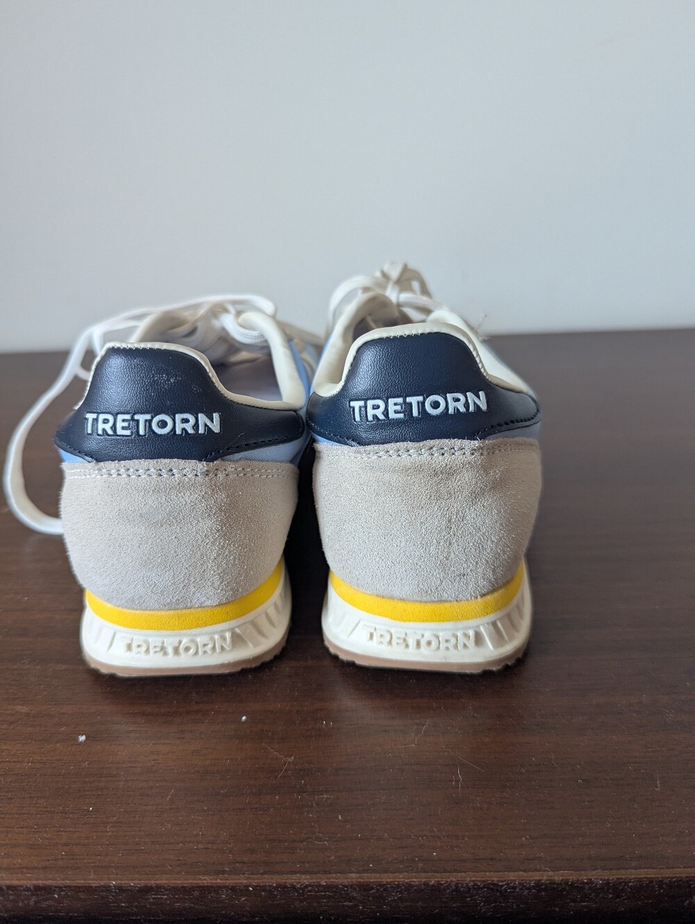 Light Blue And Gray tretorns Worn 2 X. Excellent Condition. Size 6 Women's. - Picture 4 of 6